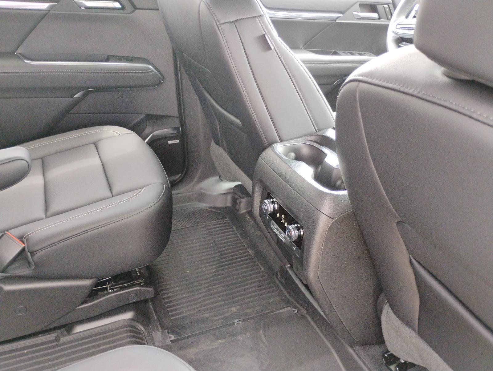 2026 GMC Acadia Elevation - Photo 19