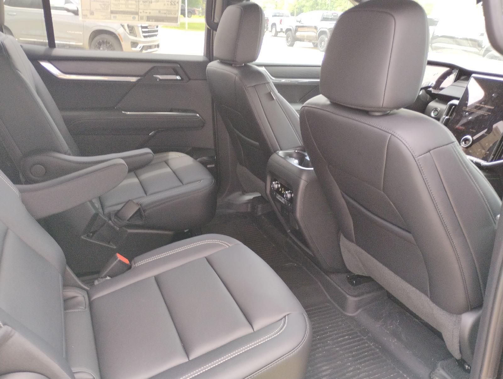 2026 GMC Acadia Elevation - Photo 18