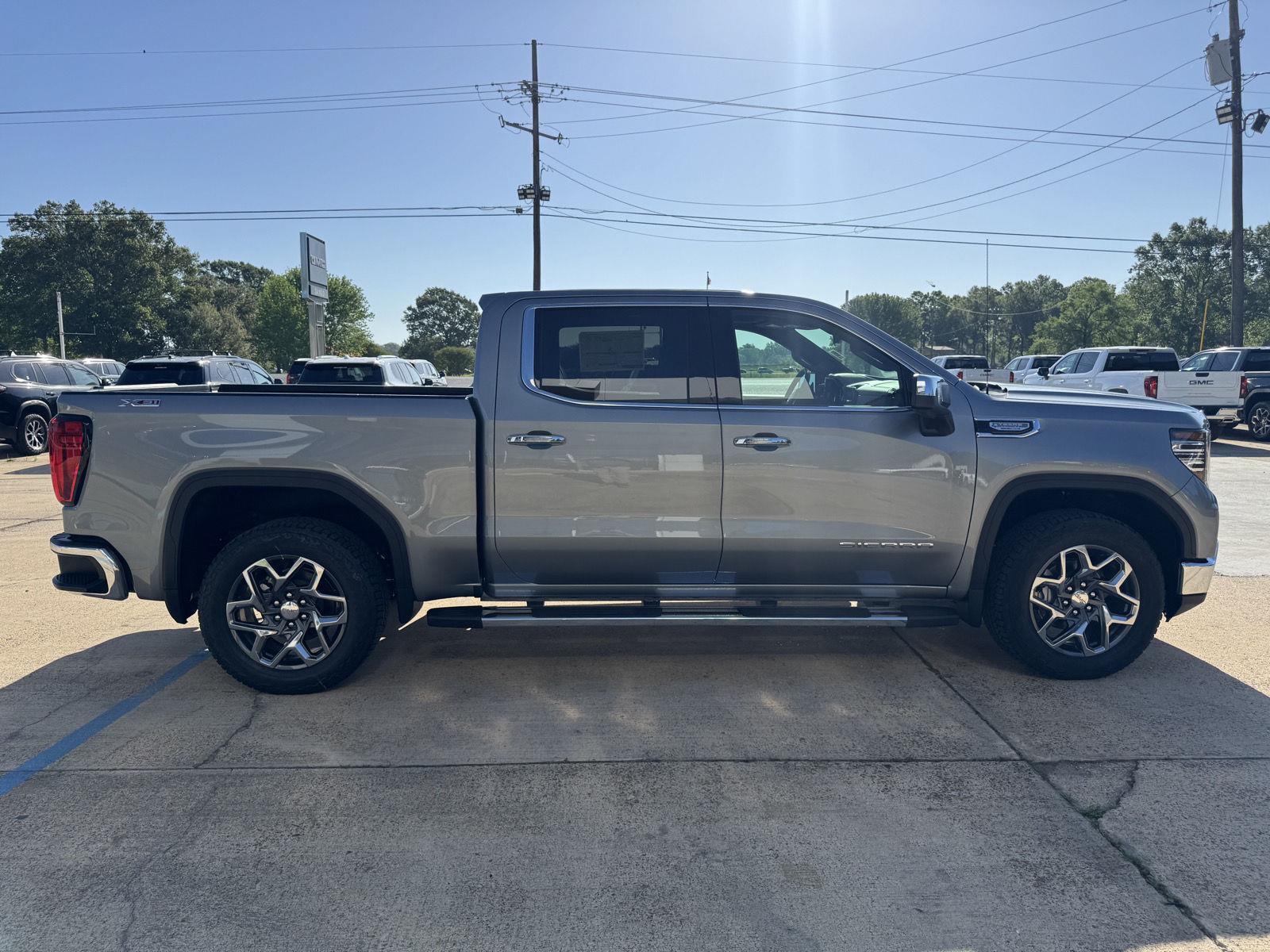 2026 GMC Sierra 1500 SLT - Photo 12