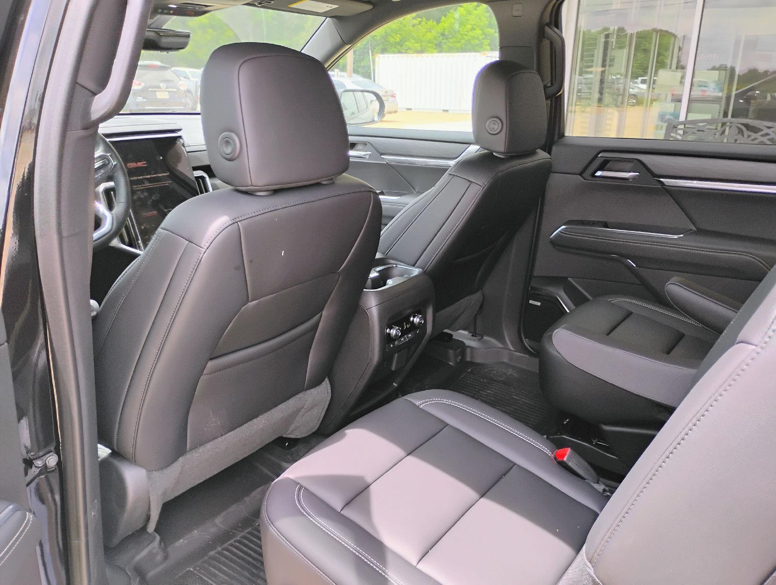 2026 GMC Acadia Elevation - Photo 7