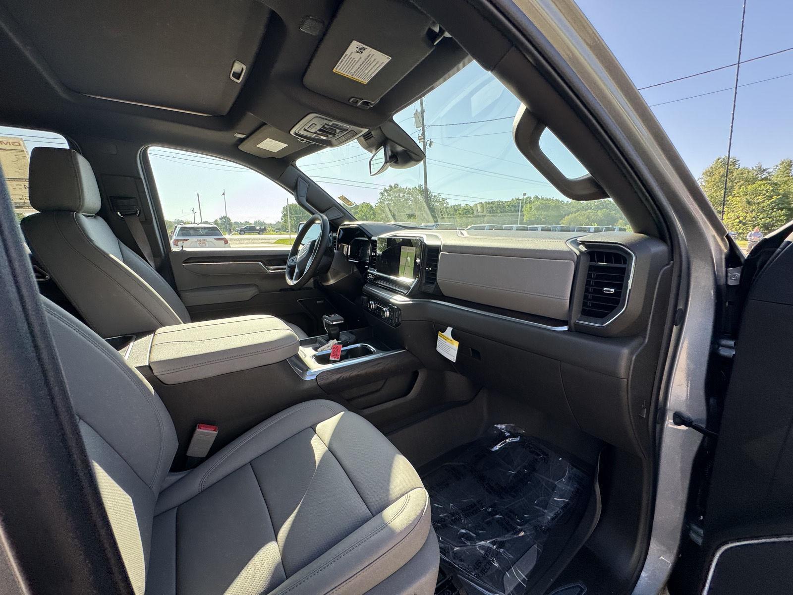 2026 GMC Sierra 1500 SLT - Photo 16