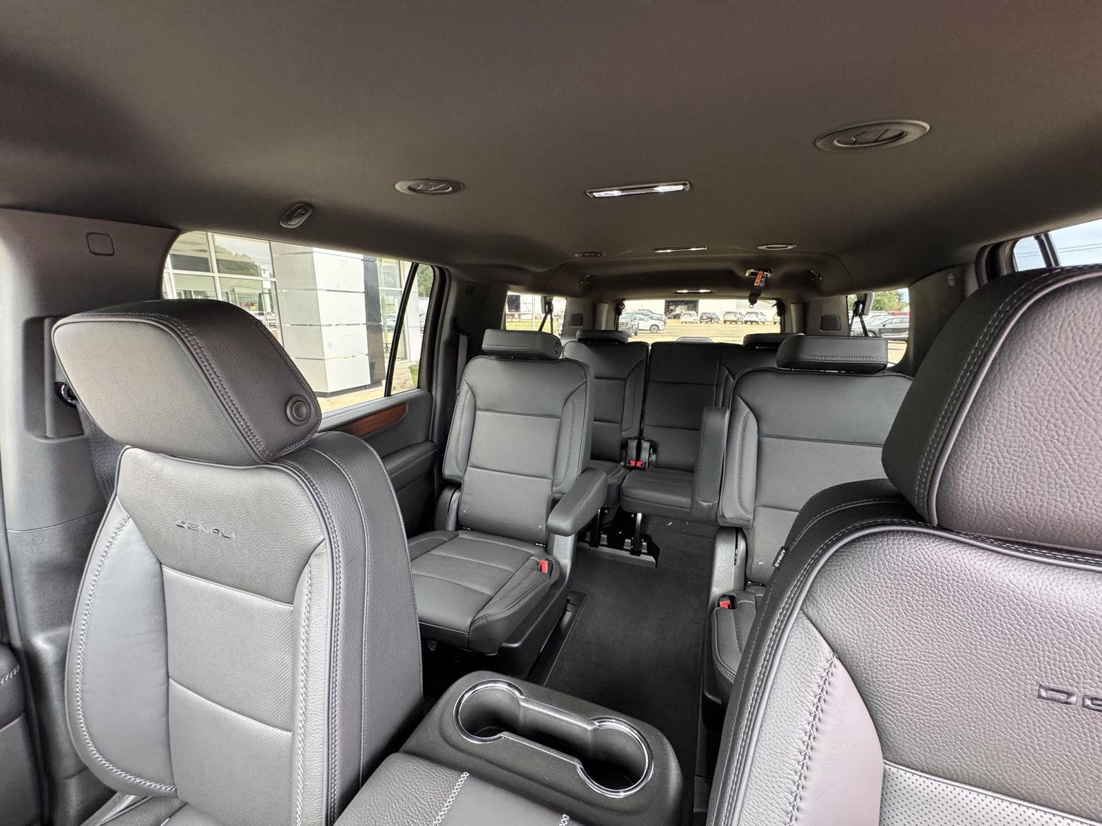 2026 GMC Yukon XL Denali - Photo 11