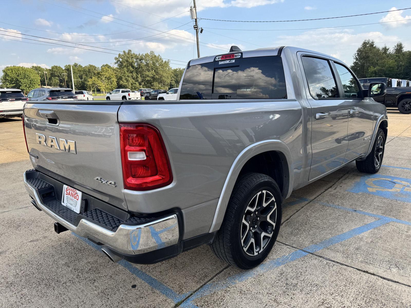 2025 Ram 1500 Laramie photo 3