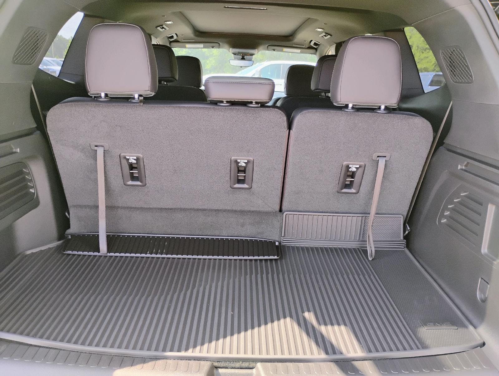 2026 GMC Acadia AT4 - Photo 10