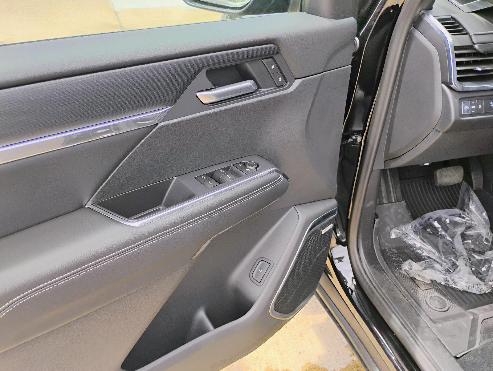 2026 GMC Acadia Elevation - Photo 3