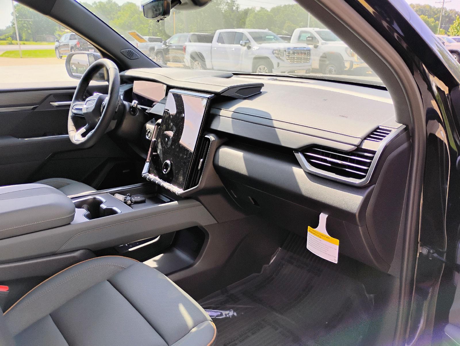 2026 GMC Acadia AT4 - Photo 15