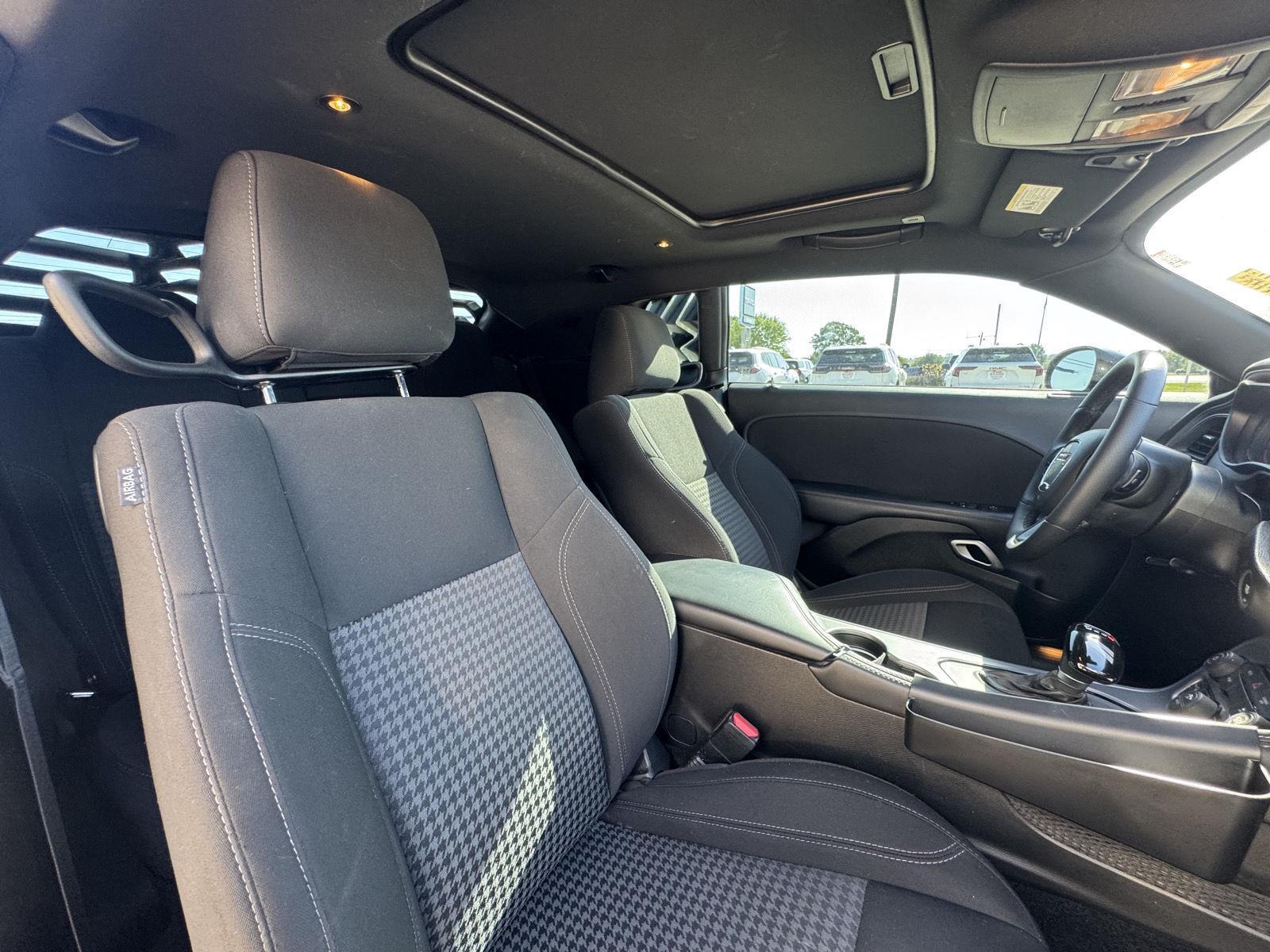 2023 Dodge Challenger SXT - Photo 10