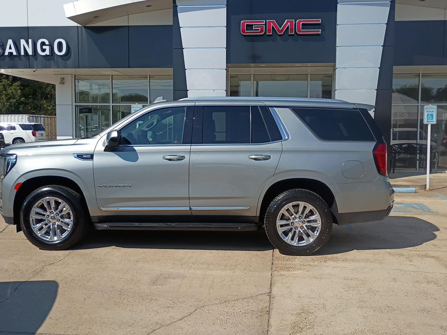 2024 GMC Yukon SLT