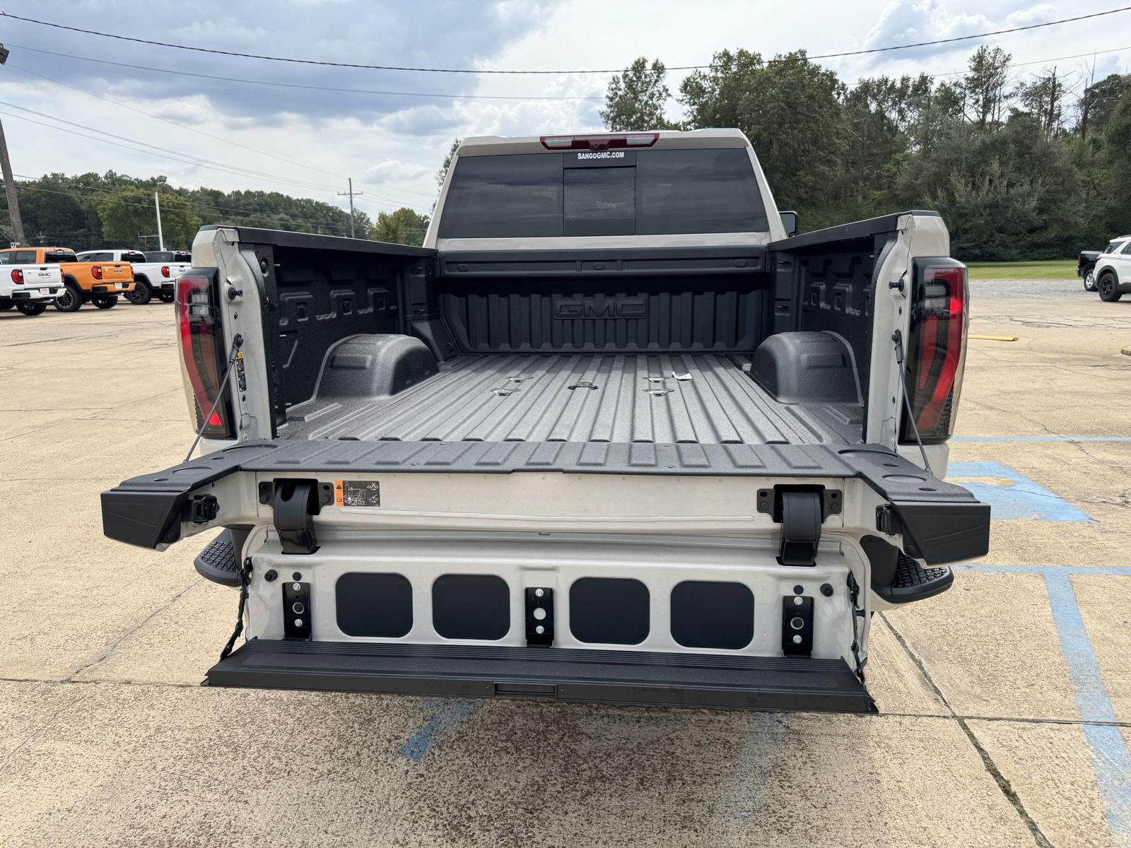 2026 GMC Sierra 2500HD AT4 - Photo 31