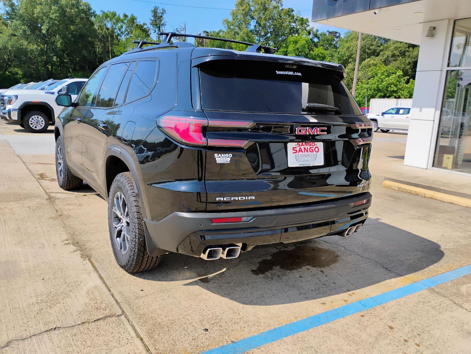 2026 GMC Acadia AT4 - Photo 8