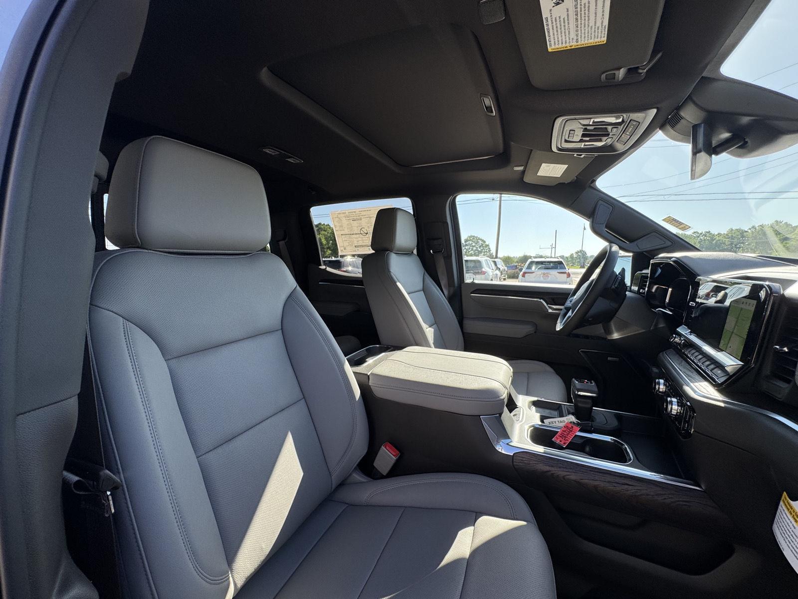 2026 GMC Sierra 1500 SLT - Photo 17