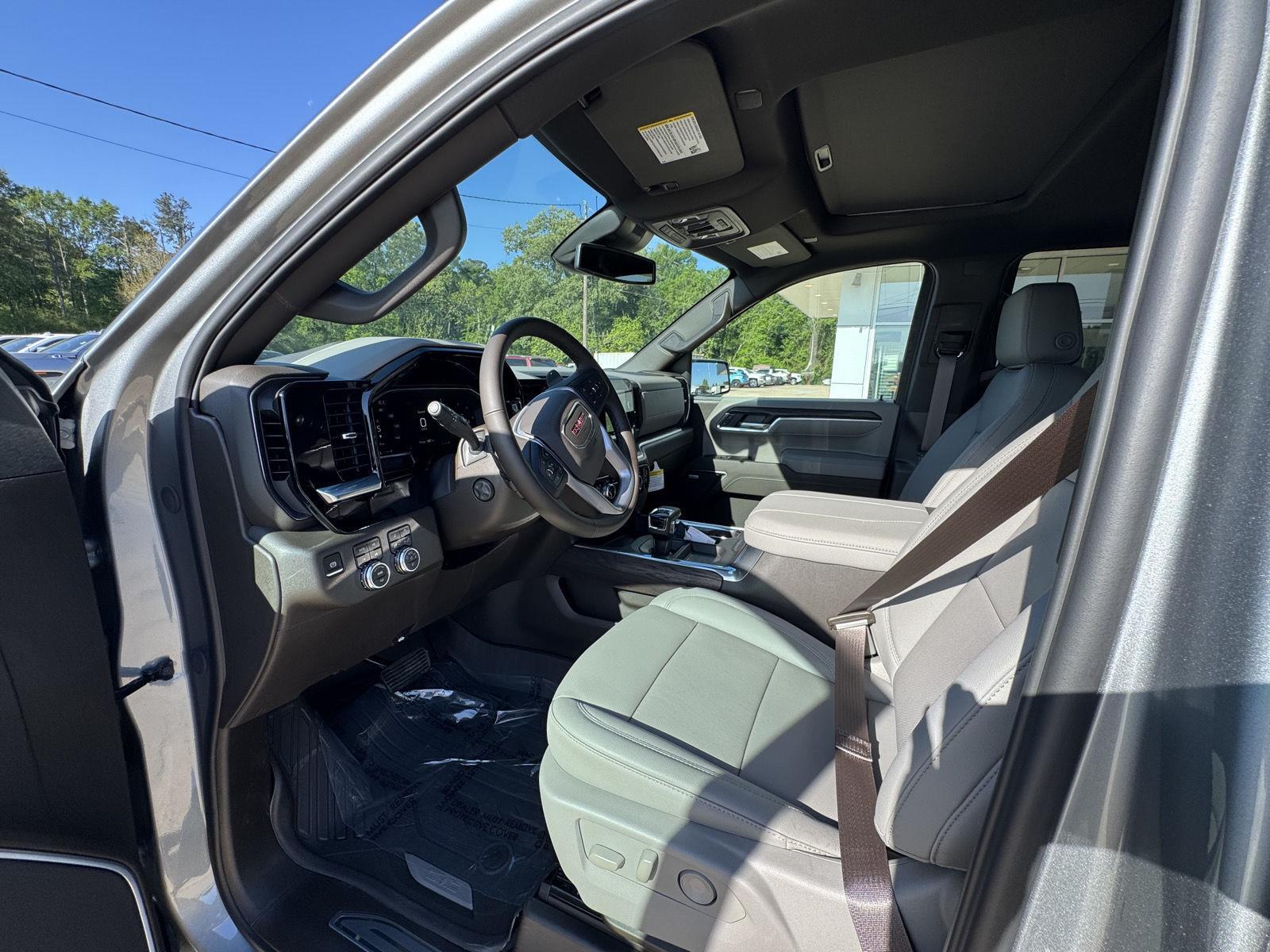 2026 GMC Sierra 1500 SLT - Photo 4
