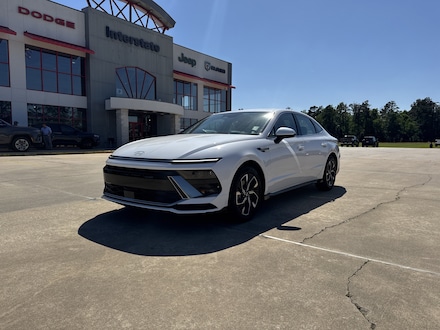 2025 Hyundai Sonata SEL Sedan