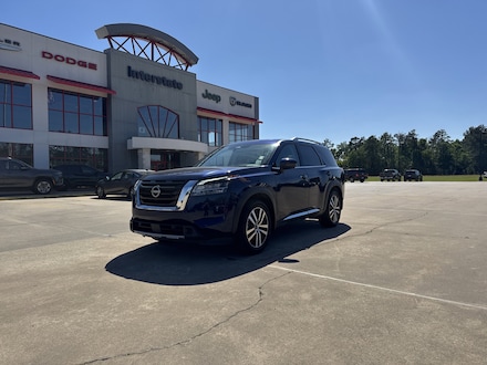 2024 Nissan Pathfinder Platinum SUV