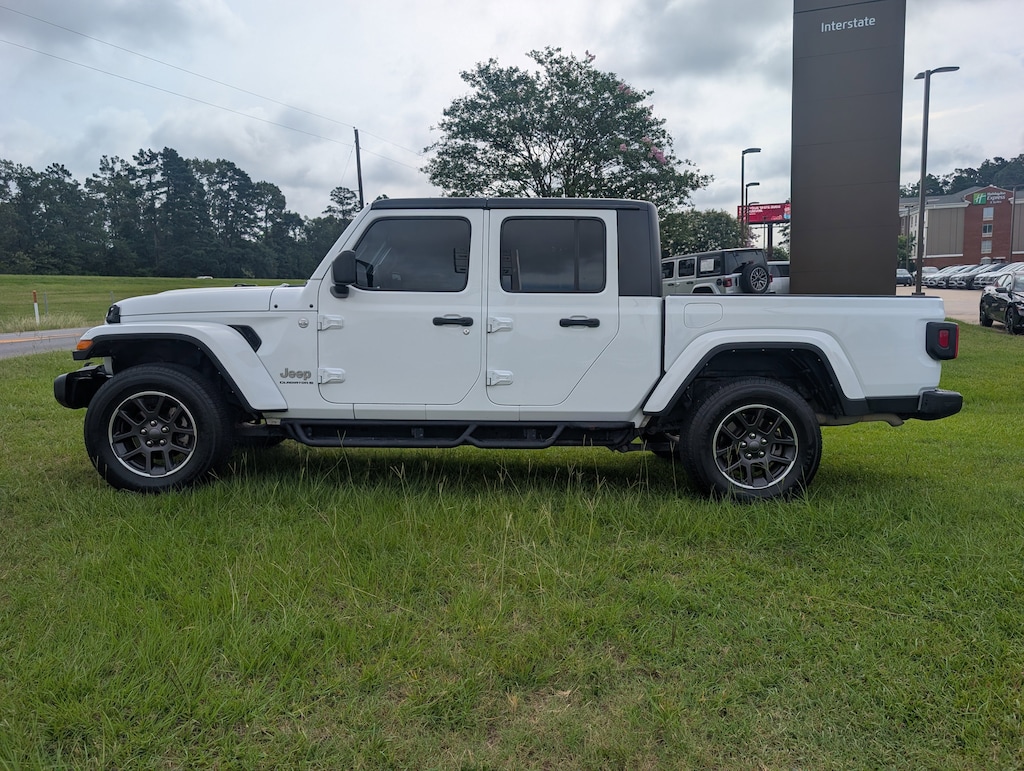 Used 2023 Jeep Gladiator Overland Truck Crew Cab