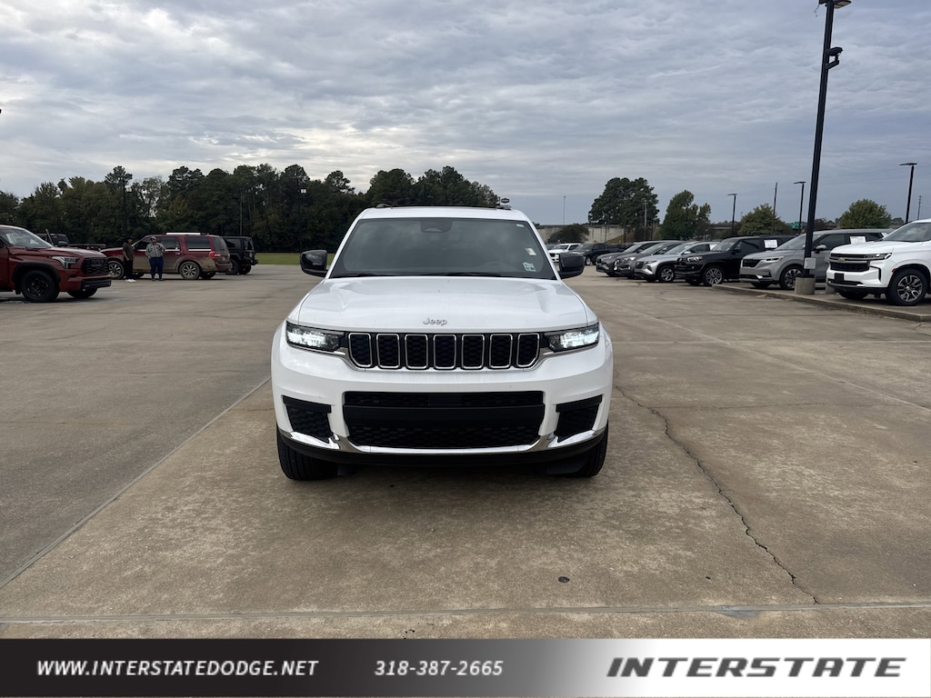 Used 2024 Jeep Grand Cherokee L Laredo SUV