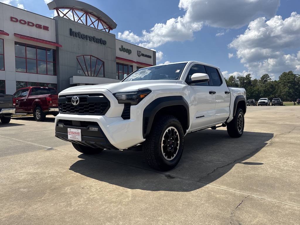 Used 2025 Toyota Tacoma SR5 Truck Double Cab