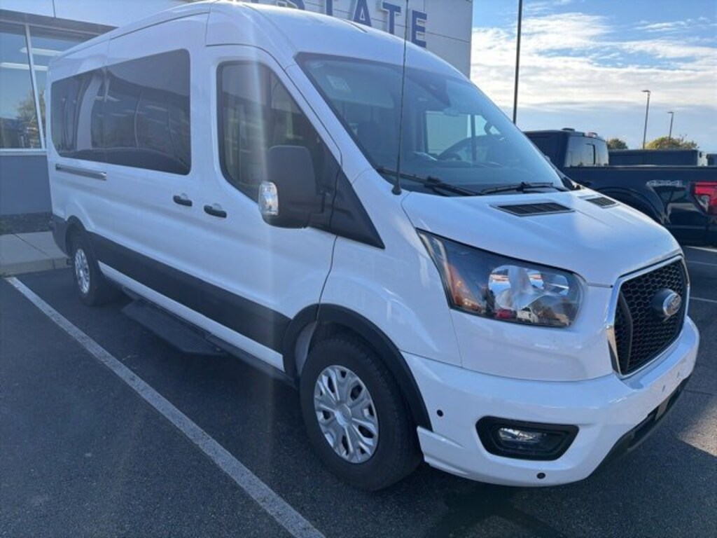 Used 2025 Ford Transit-350 Passenger  Wagon Medium Roof Van
