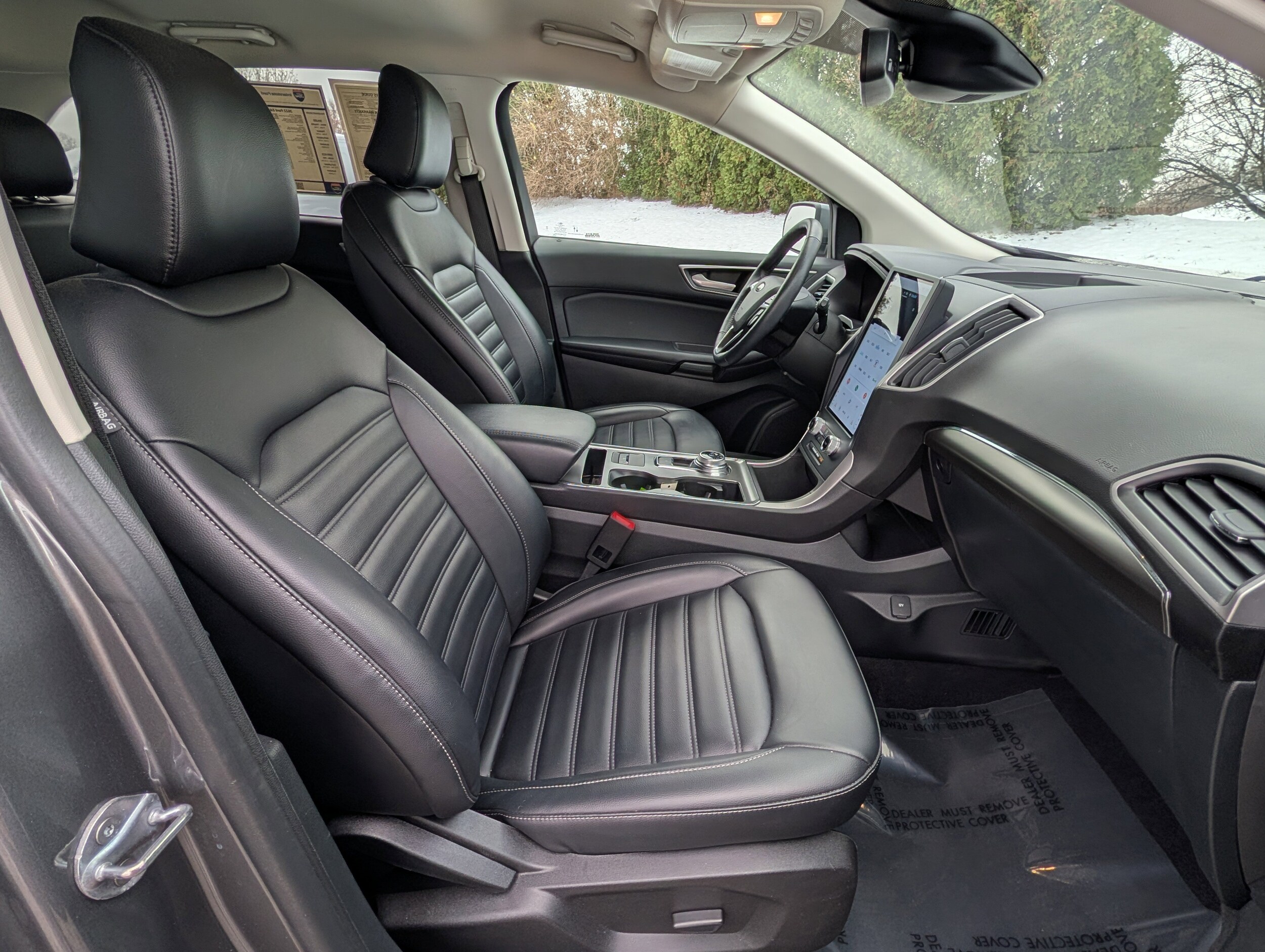 2022 Ford Edge SEL photo 4