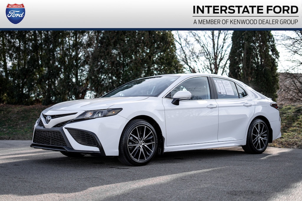 Used 2024 Toyota Camry SE Sedan