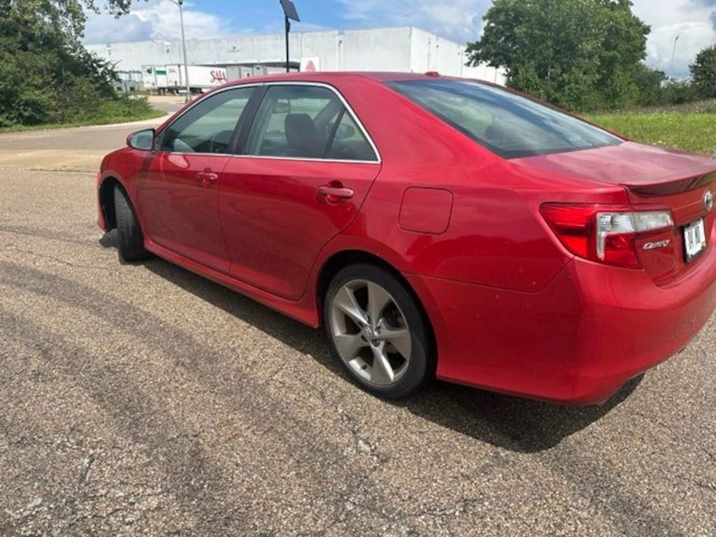 Used 2013 Toyota Camry SE V6 Sedan