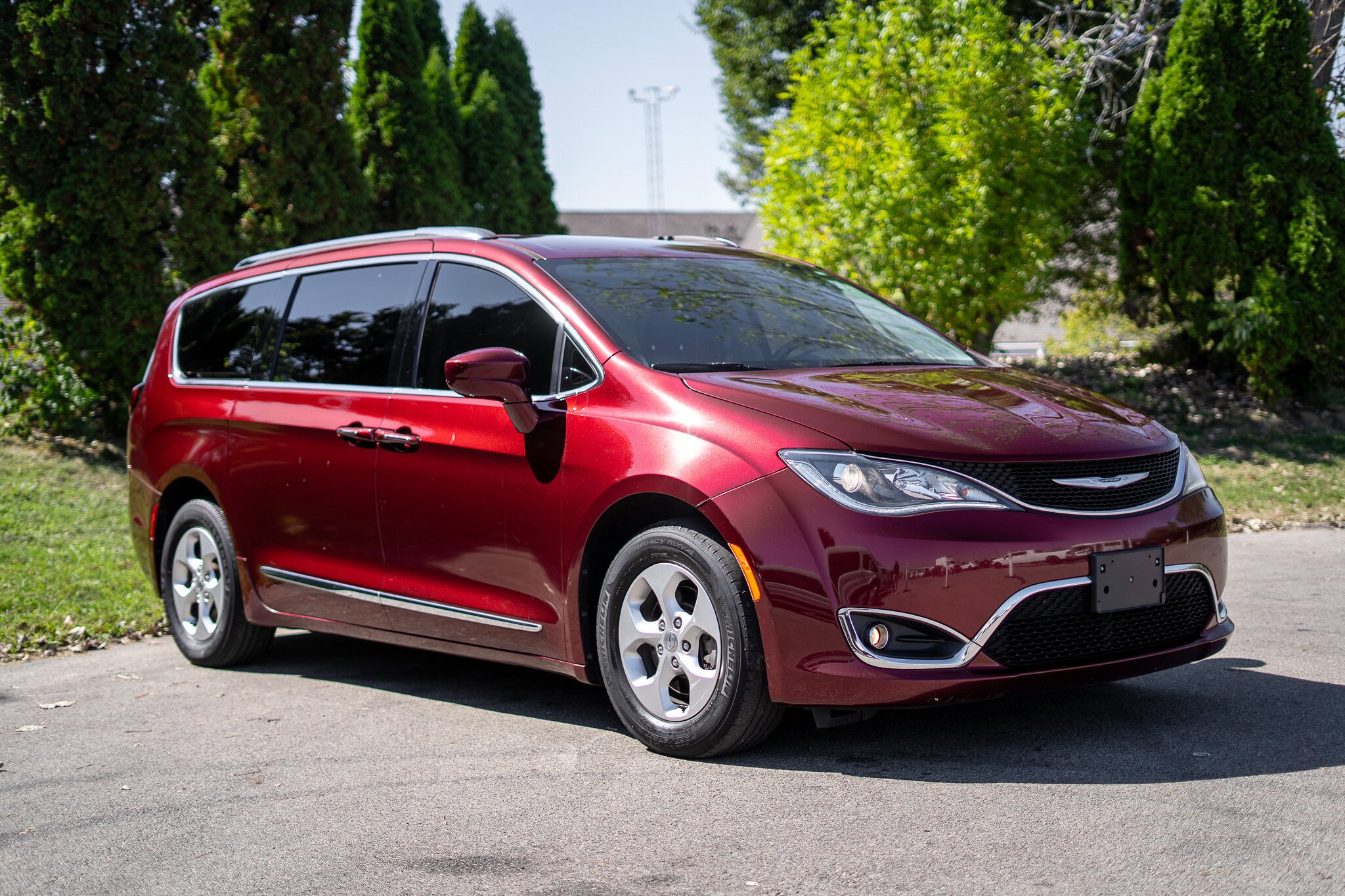 2017 Chrysler Pacifica Touring Plus photo 3