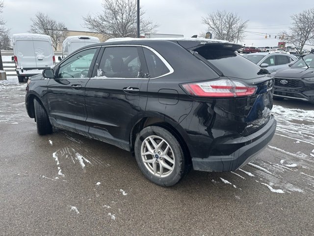 2023 Ford Edge SEL photo 2