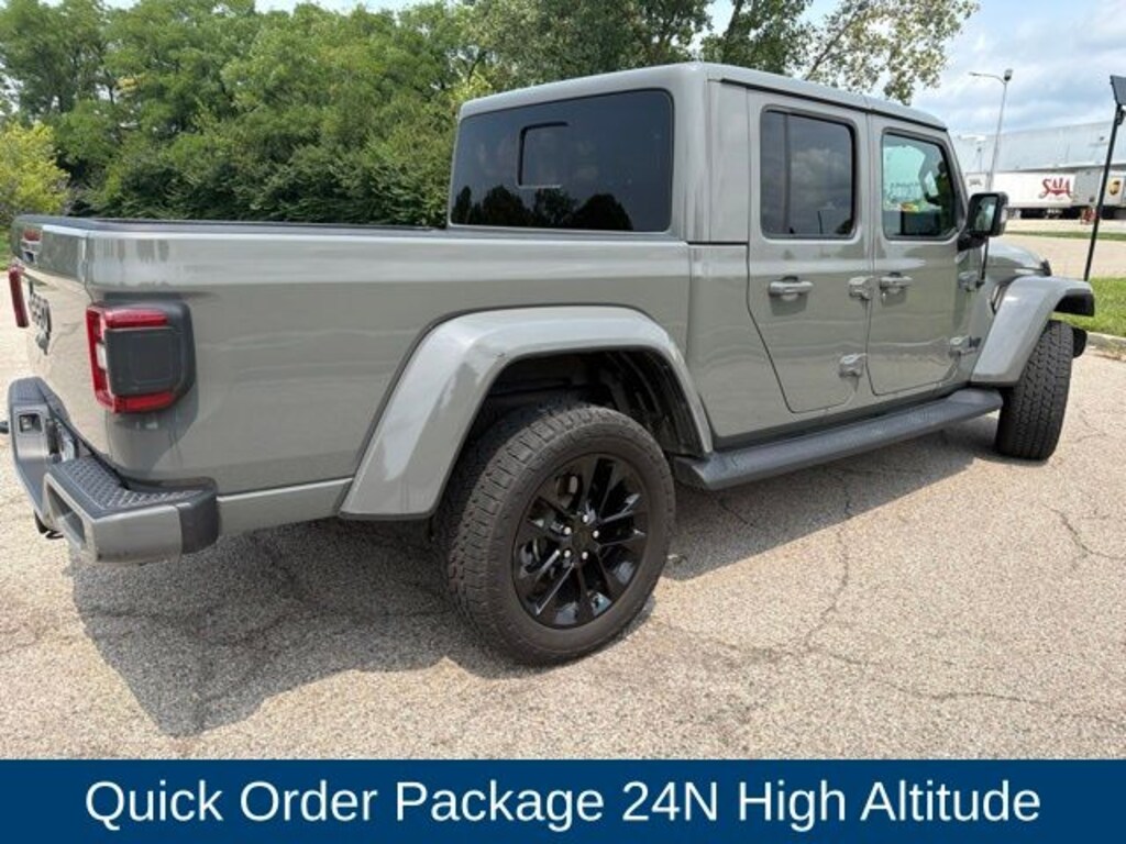 Used 2022 Jeep Gladiator Overland Truck Crew Cab