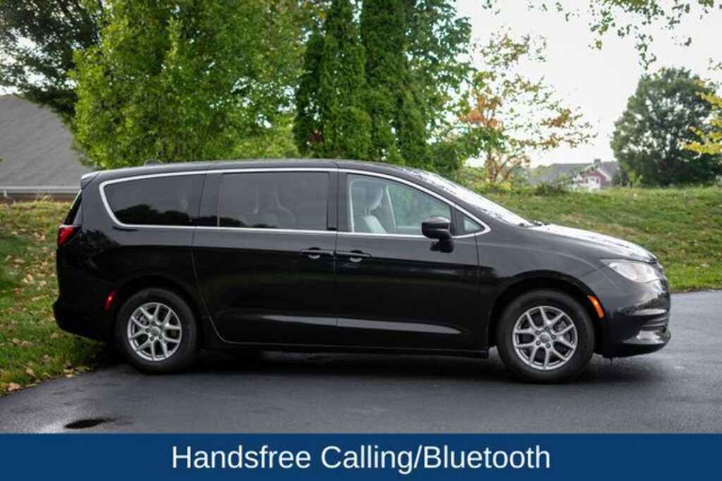 Used 2017 Chrysler Pacifica Touring Van