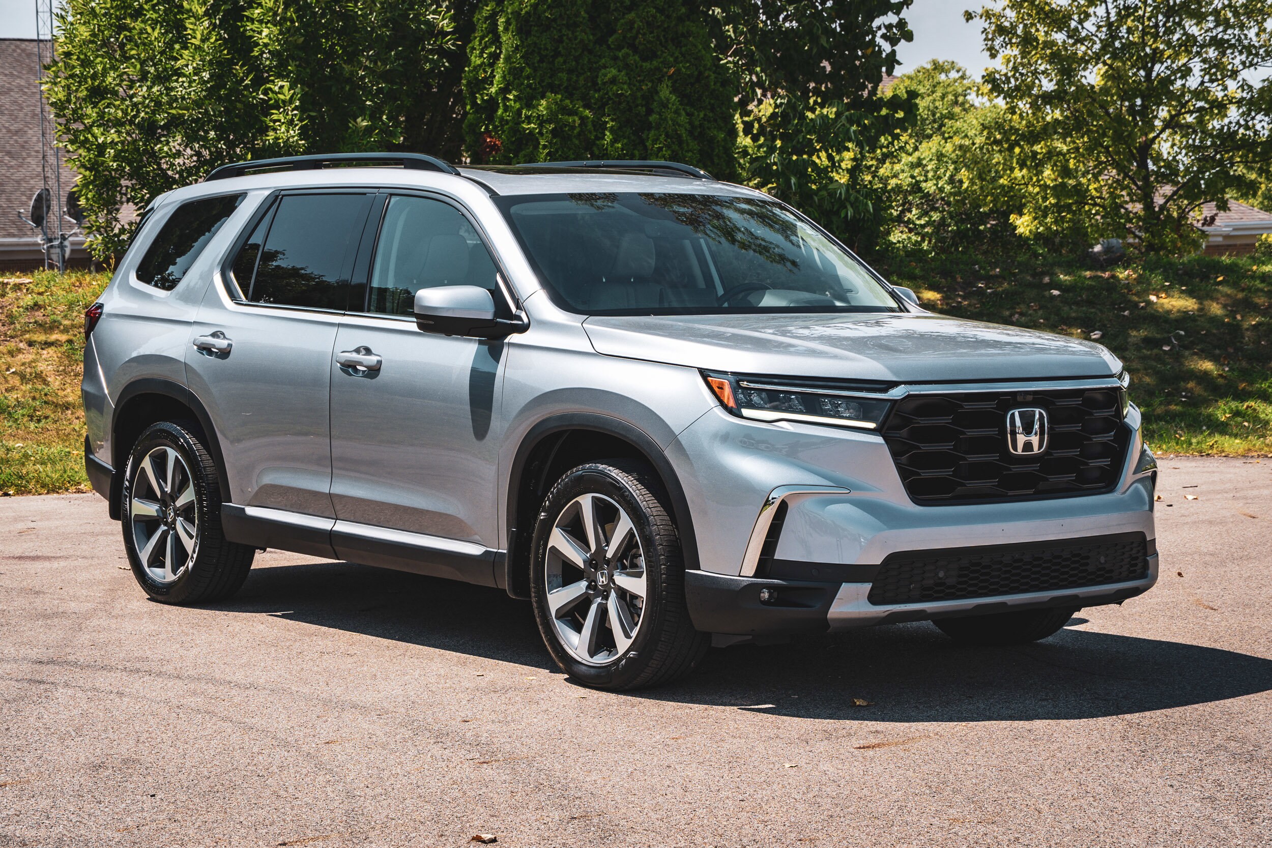 2023 Honda Pilot Elite photo 2