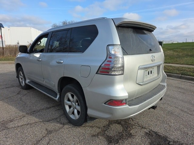 2016 Lexus GX 460 photo 3