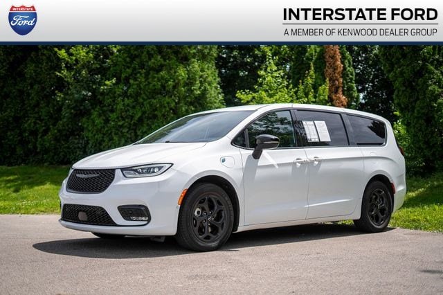 2024 Chrysler Pacifica Hybrid Select S-Appearance PHEV's photo