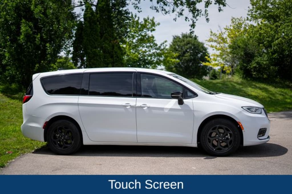 Used 2024 Chrysler Pacifica Plug-In Hybrid Select Van Passenger Van