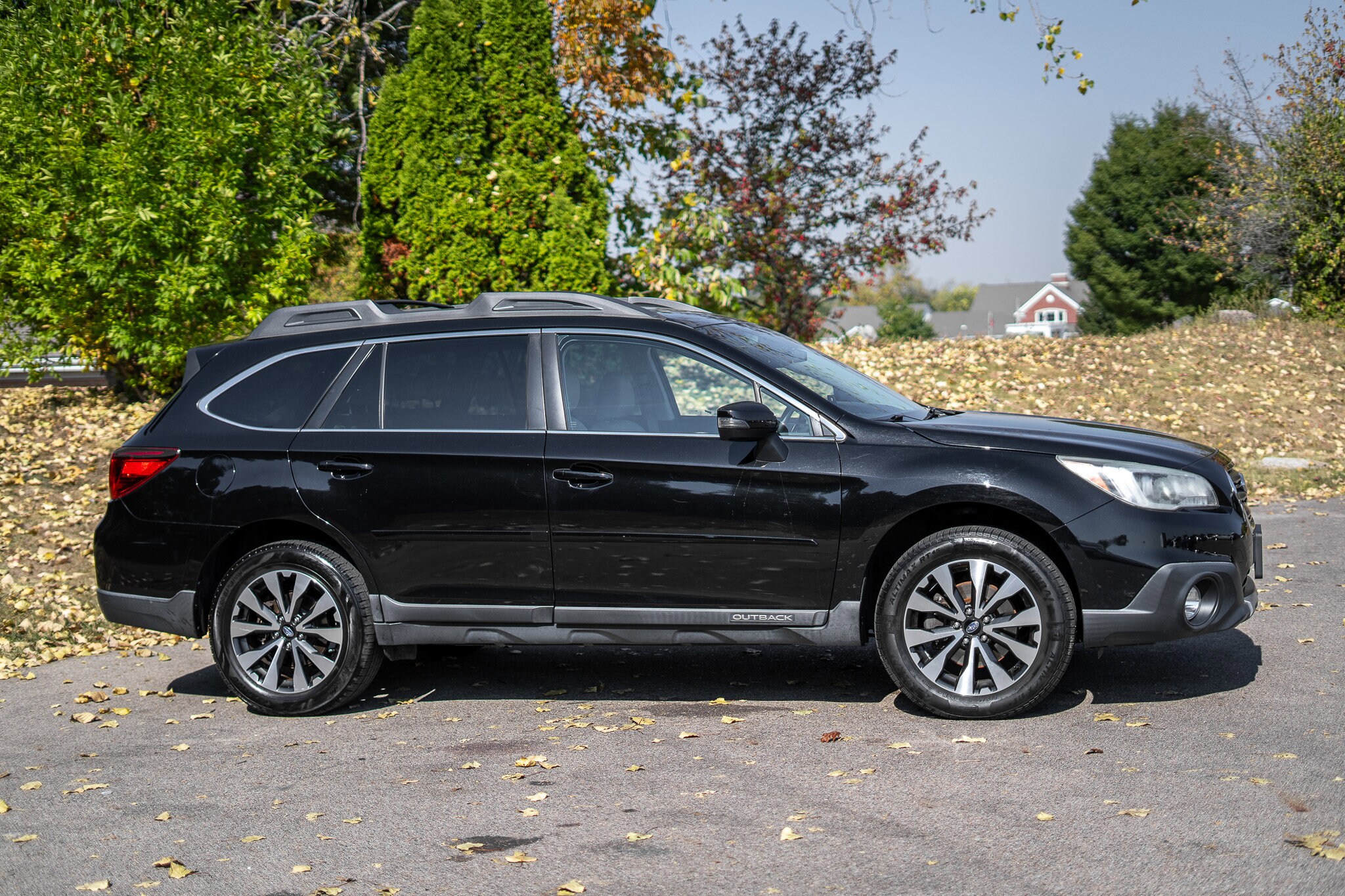 2017 Subaru Outback 2.5i Limited photo 3