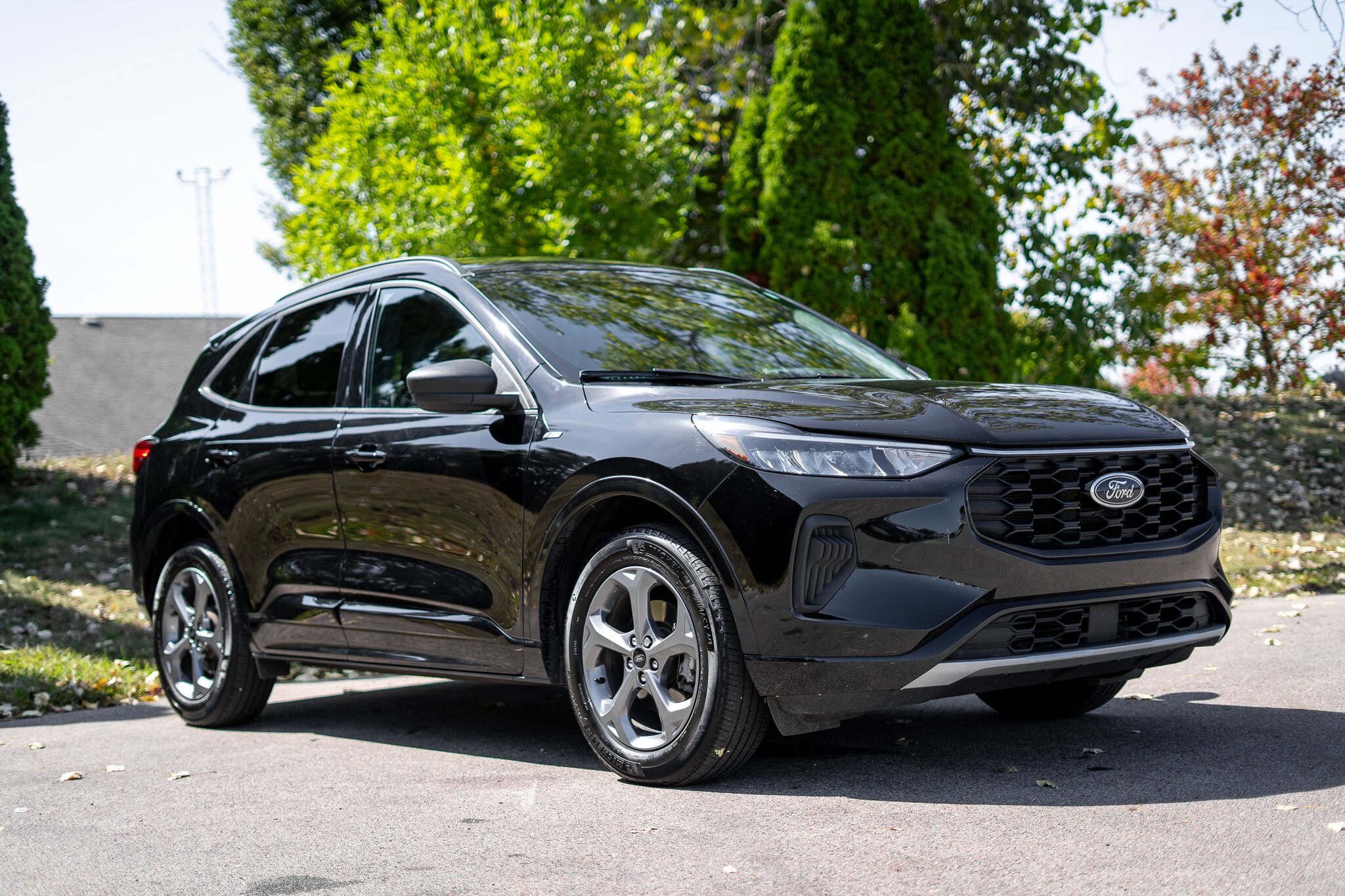 2023 Ford Escape ST-Line photo 2