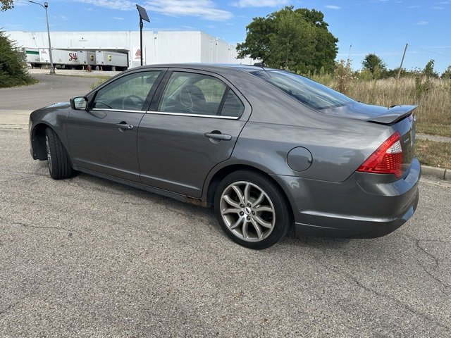 2010 Ford Fusion SE photo 2