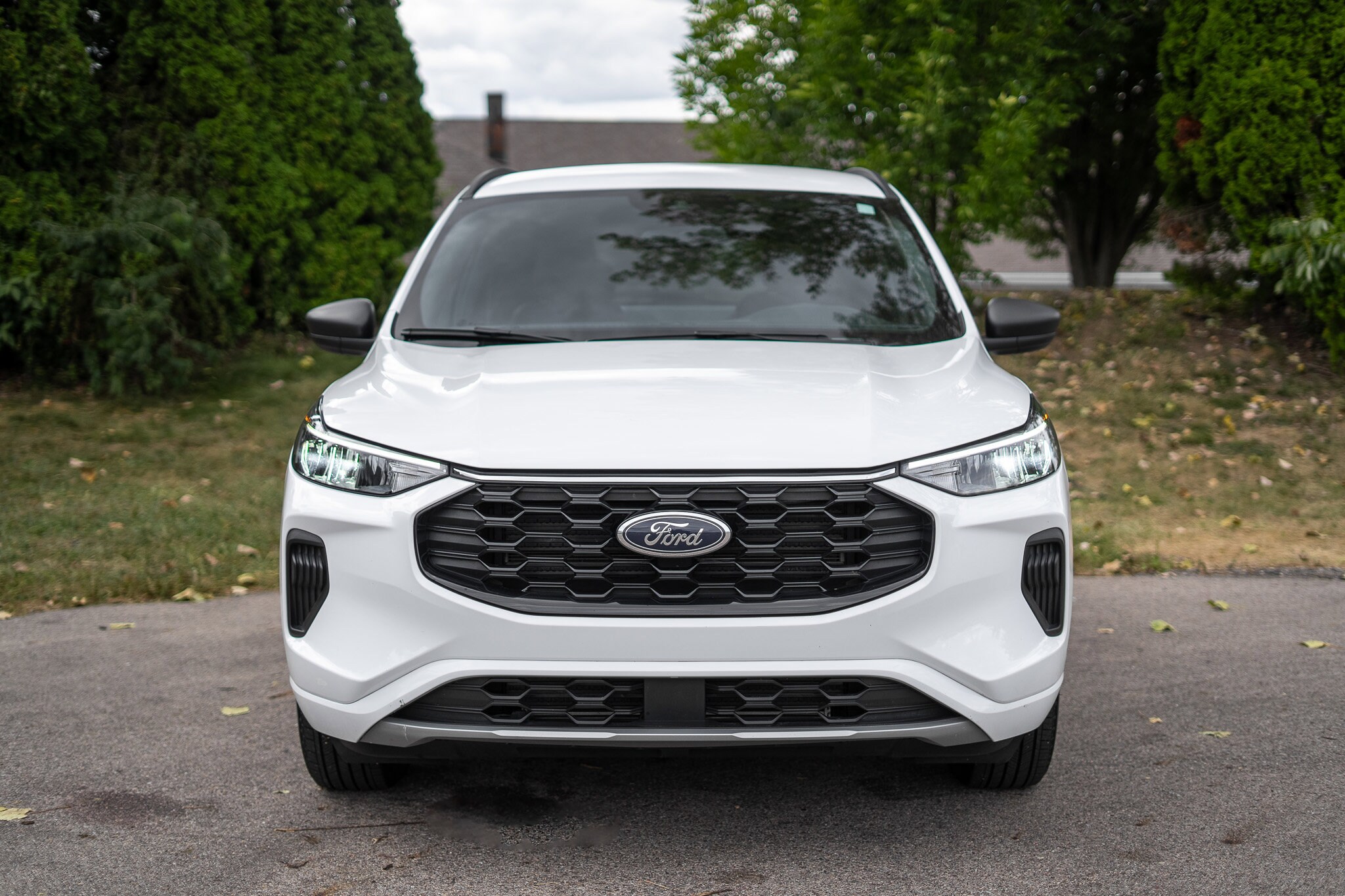2023 Ford Escape ST-Line photo 2