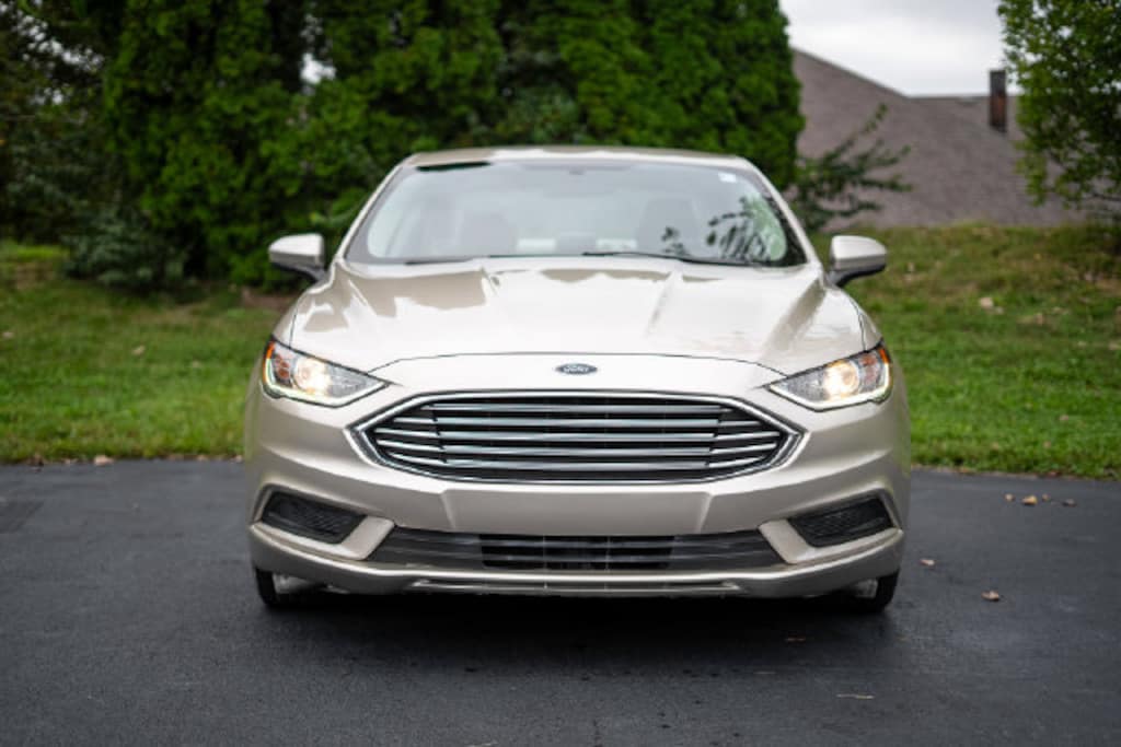 Used 2017 Ford Fusion Hybrid SE Sedan