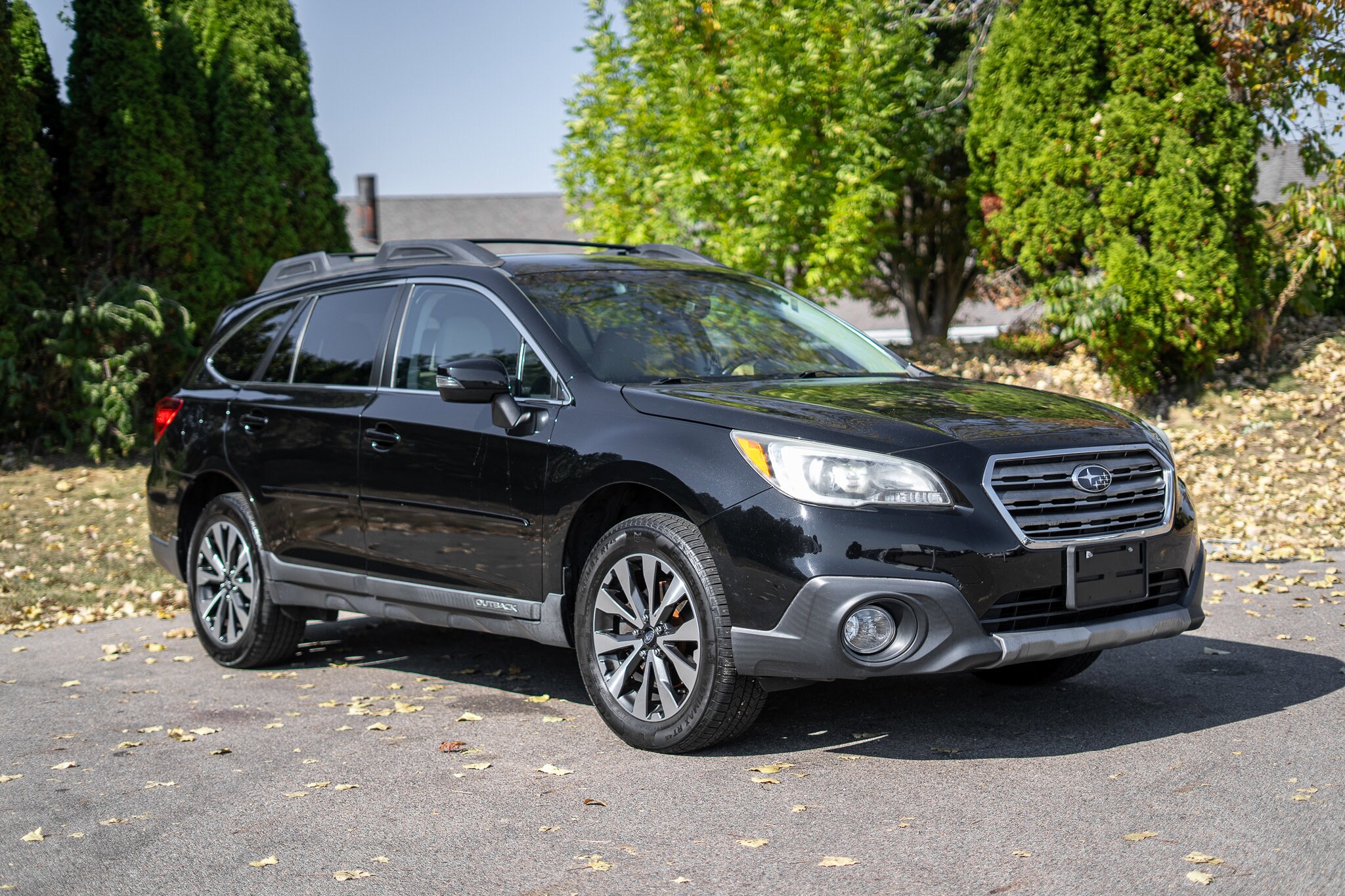 2017 Subaru Outback 2.5i Limited photo 2