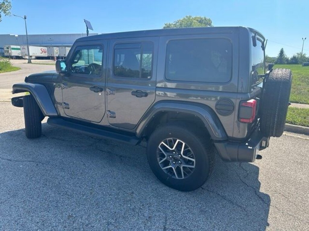 Used 2025 Jeep Wrangler Sahara SUV