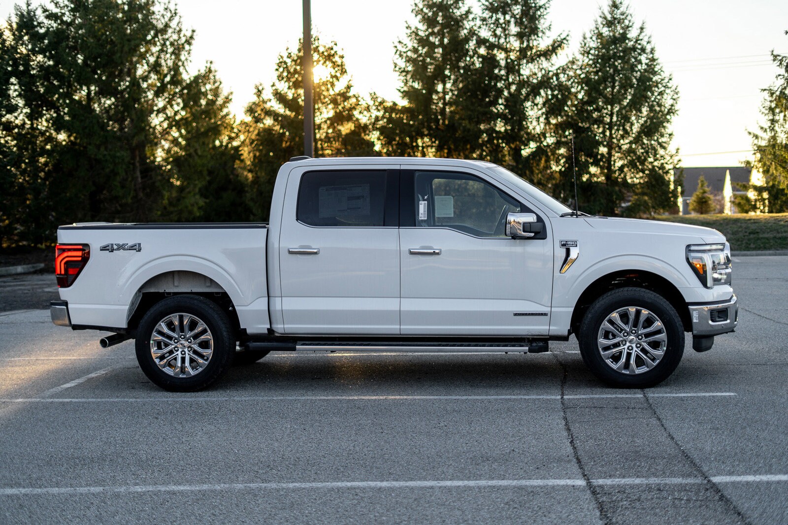 2025 Ford F-150 Lariat photo 4
