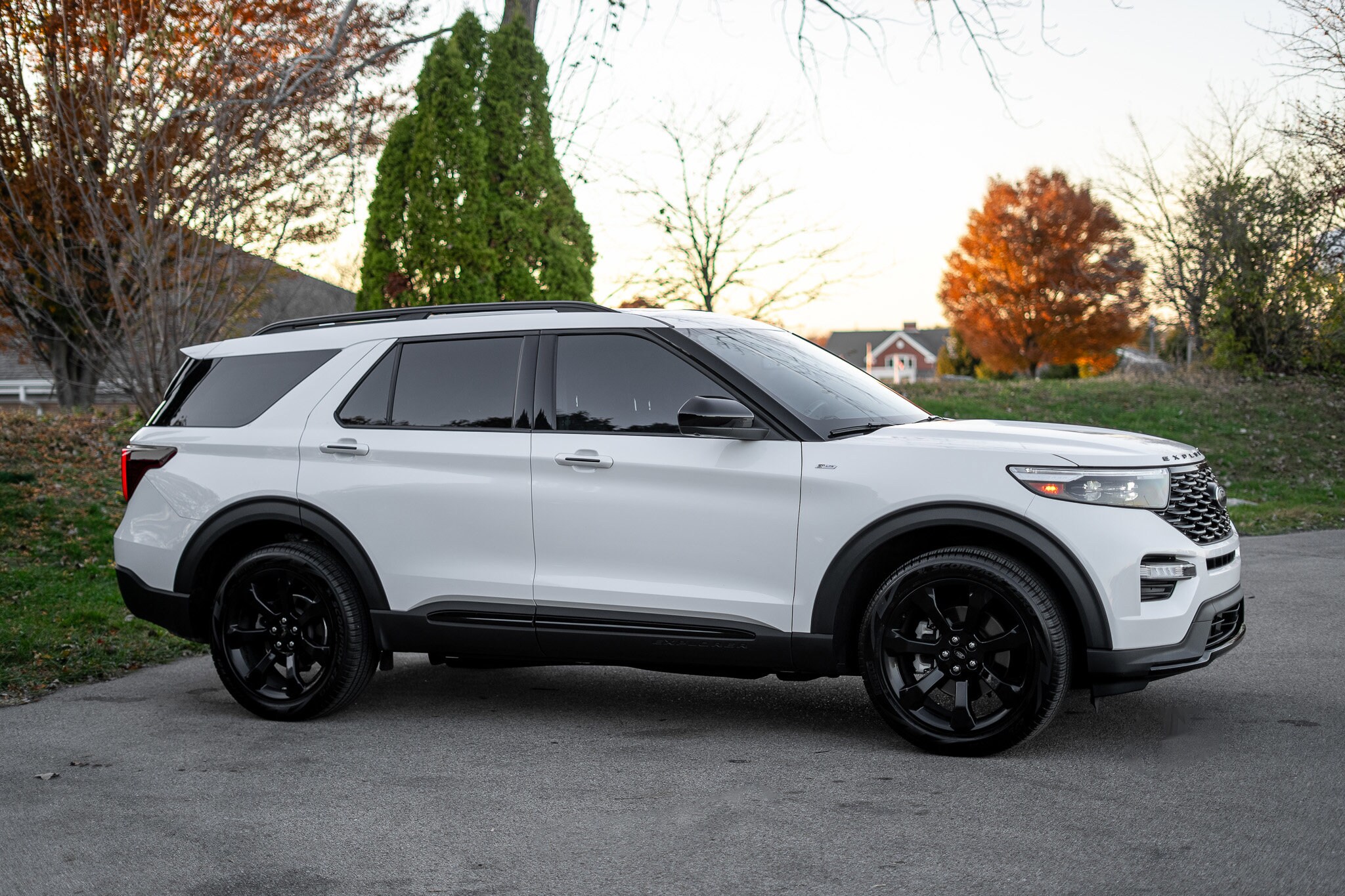 2023 Ford Explorer ST-Line photo 3