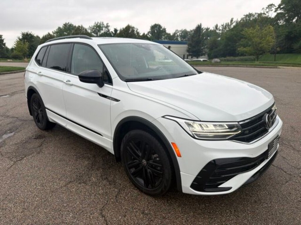 Used 2022 Volkswagen Tiguan 2.0T SE R-Line Black SUV
