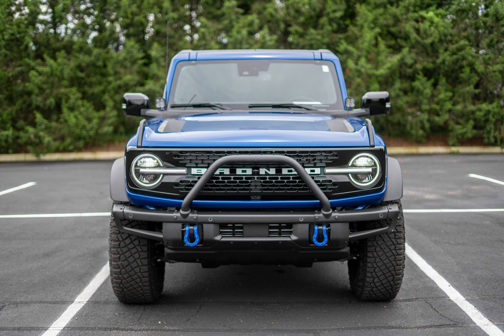 2021 Ford Bronco First Edition photo 2