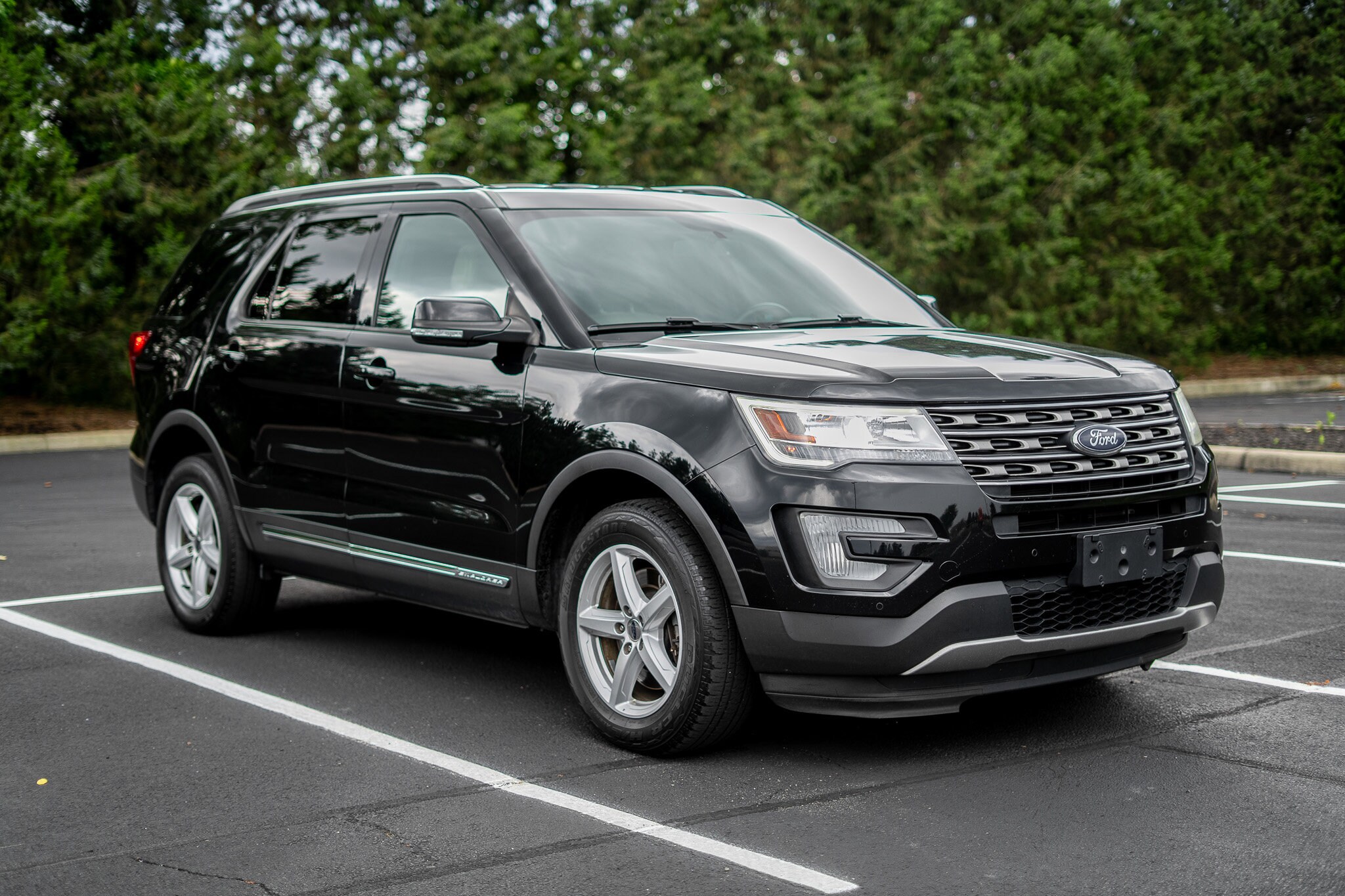 2017 Ford Explorer XLT photo 3