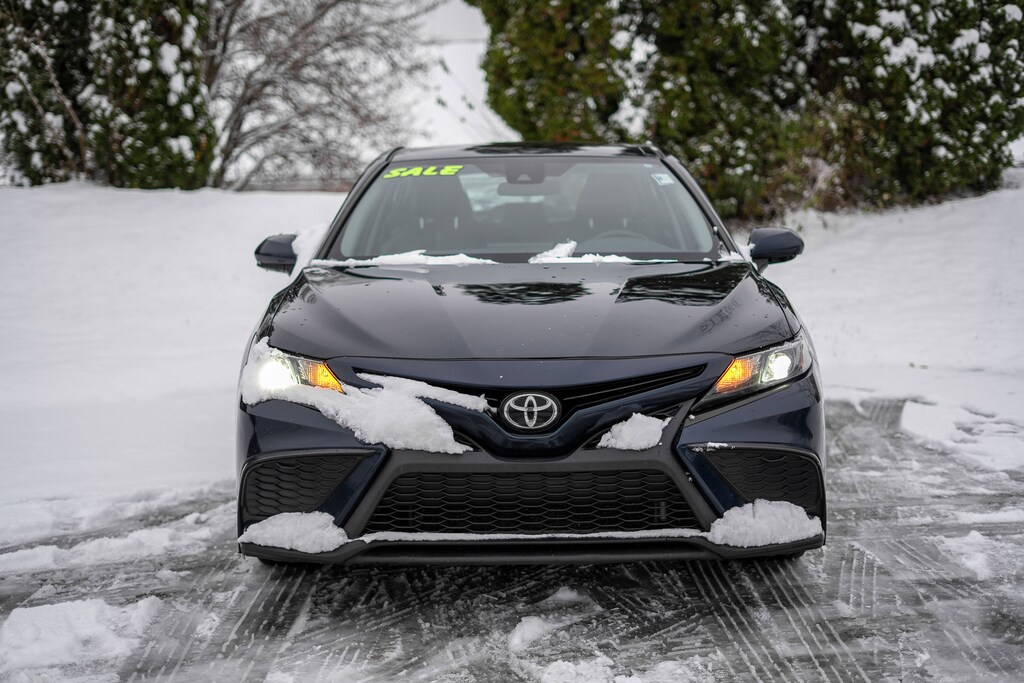 Used 2021 Toyota Camry SE Sedan
