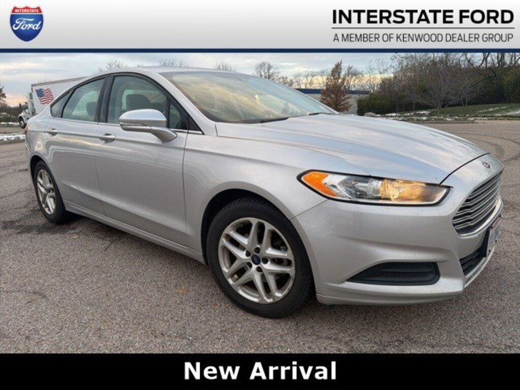 Used 2016 Ford Fusion SE Sedan