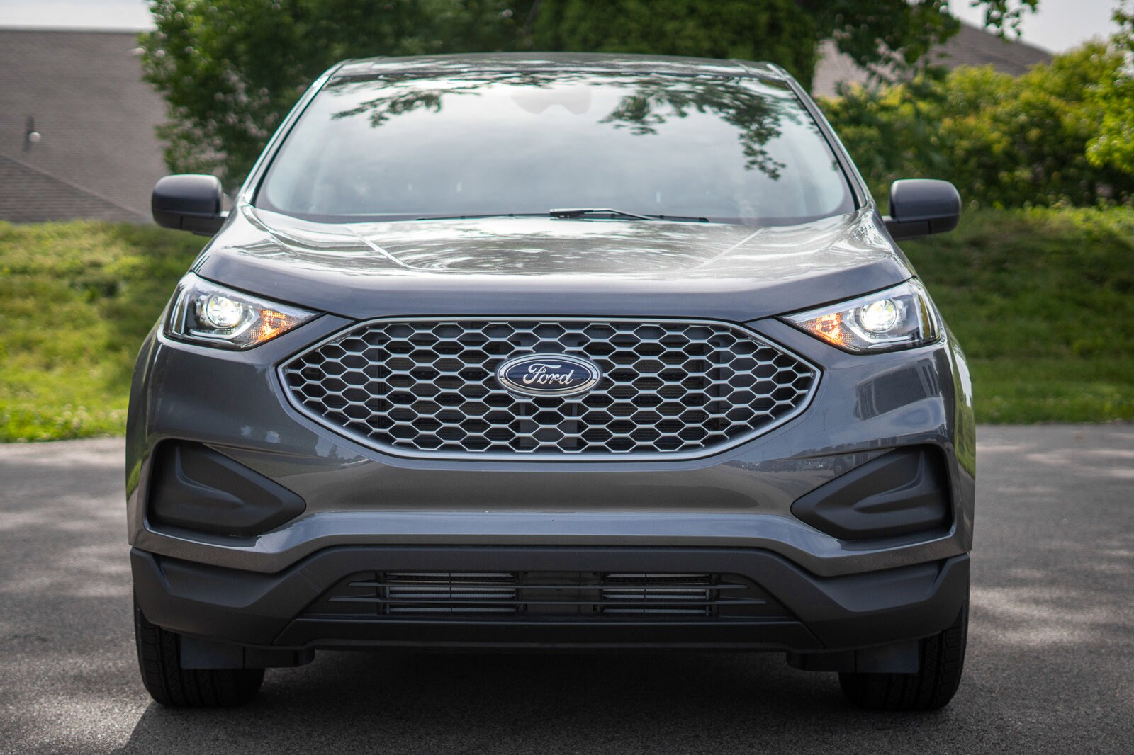 2024 Ford Edge SE photo 2