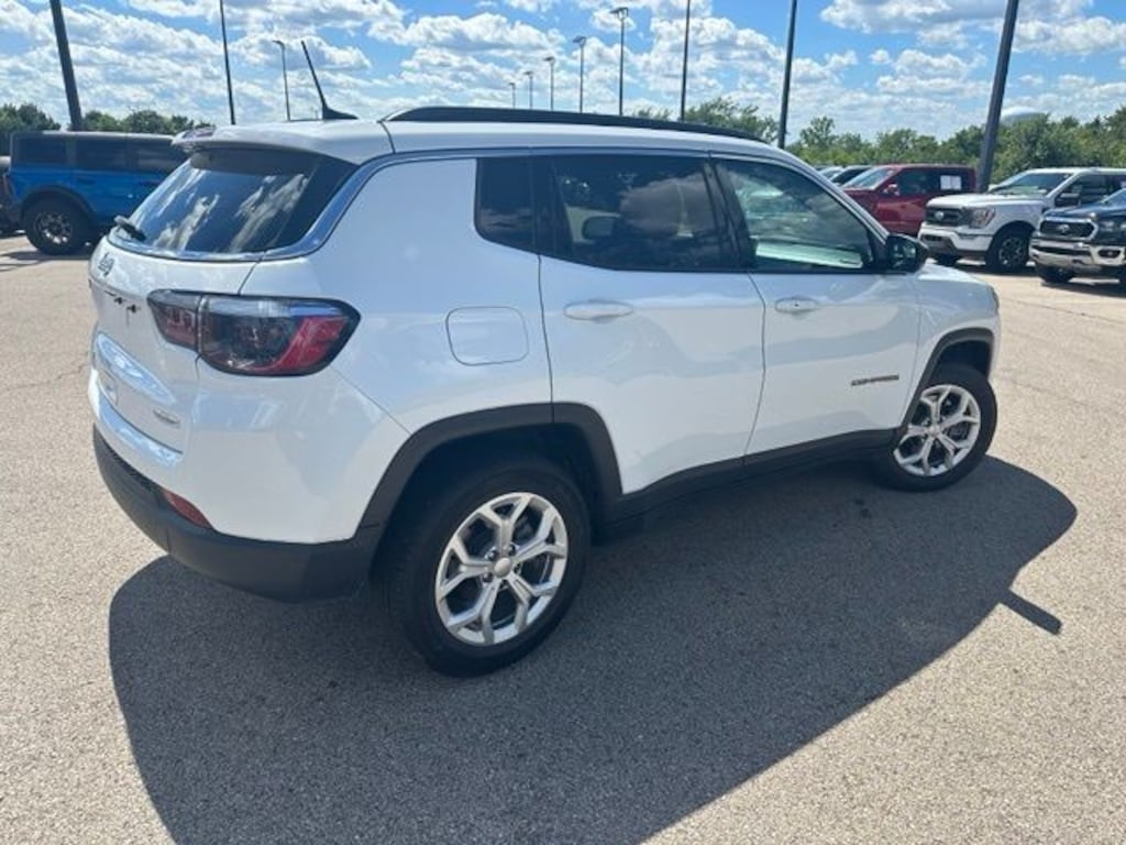Used 2024 Jeep Compass Latitude SUV