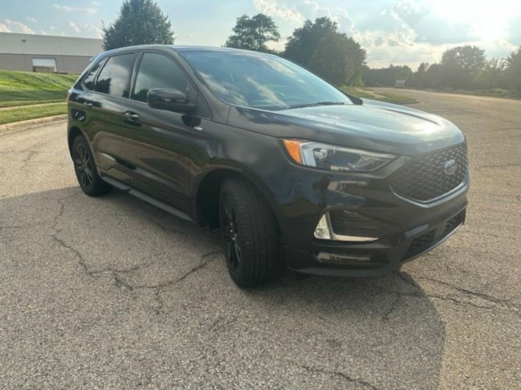 Used 2024 Ford Edge SUV